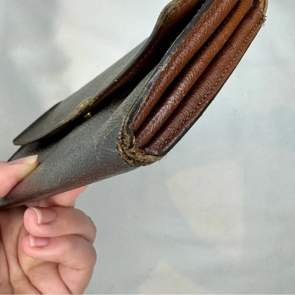 Louis Vuittton Monogram Sarah Long Wallet - Excellent Interior - Picture 6 of 15